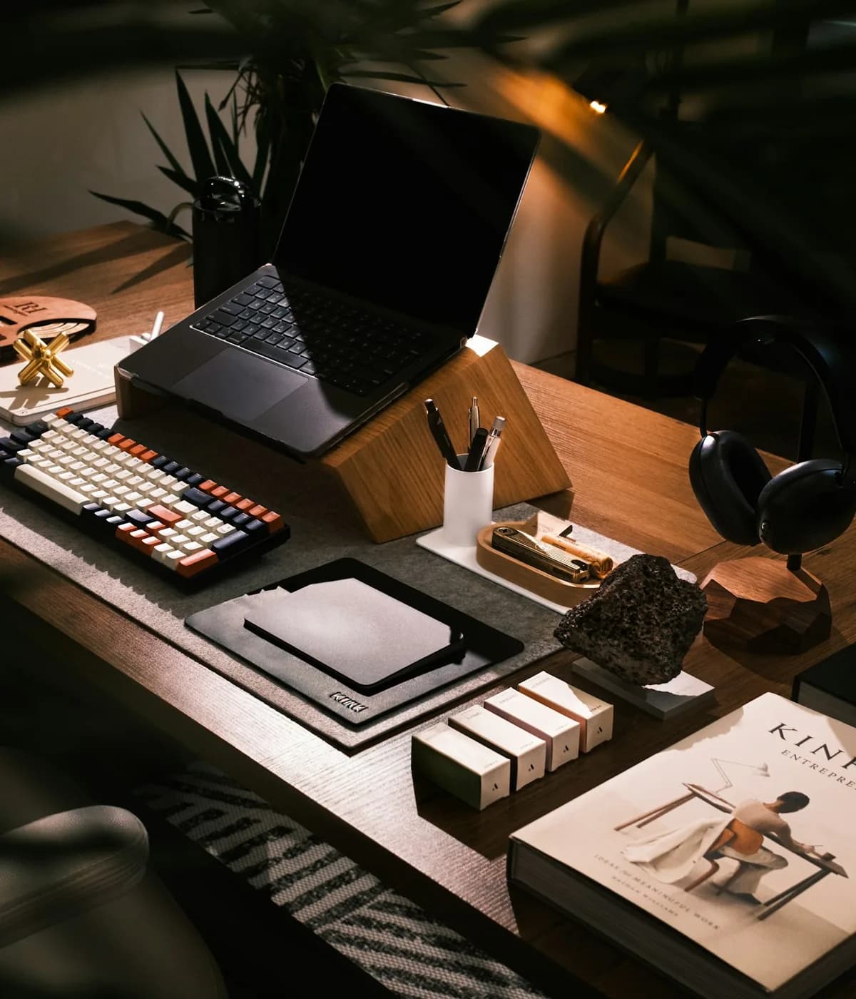 Versmos creative team workflow and production work